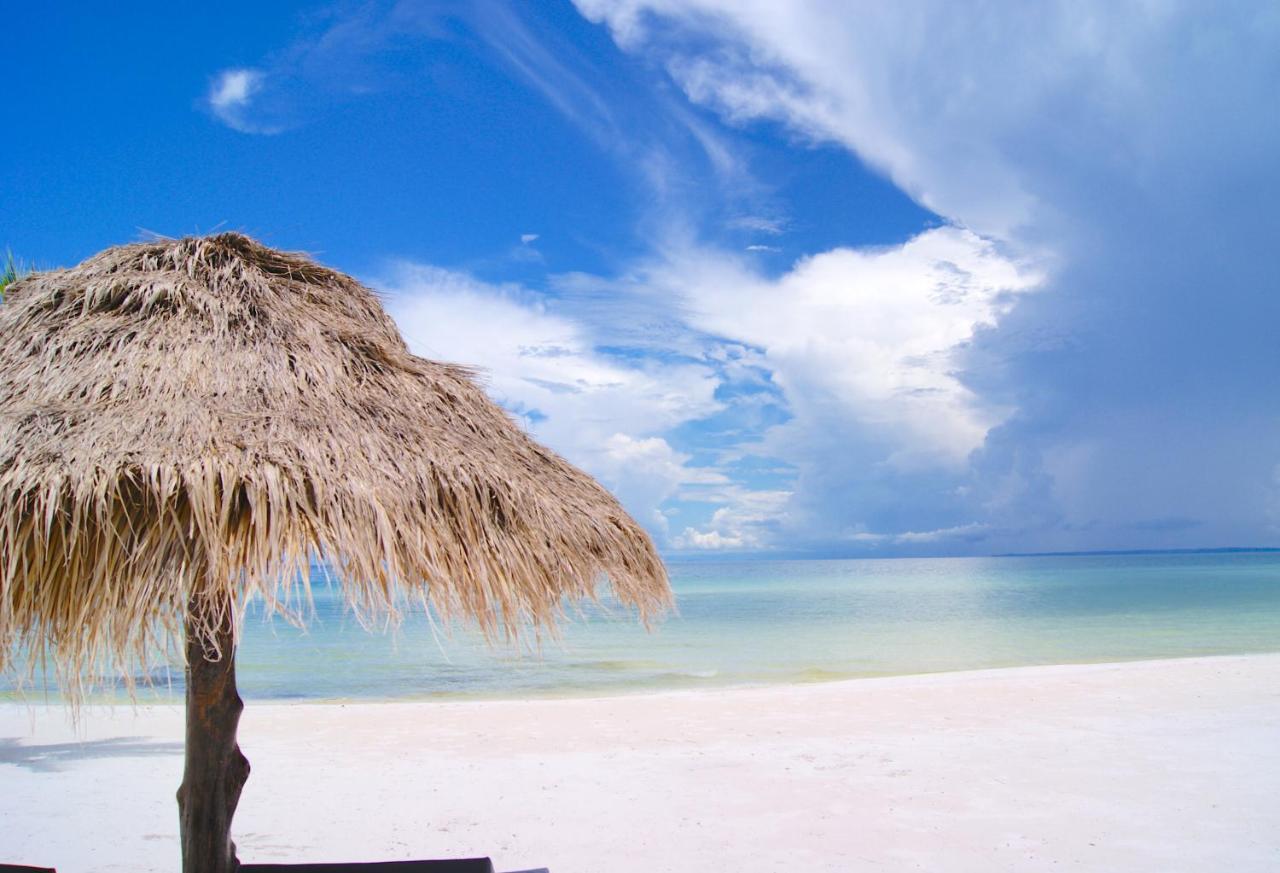 The Secret Garden Koh Rong Hotell Pagoda Beach Exteriör bild